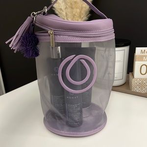Monat travel bag